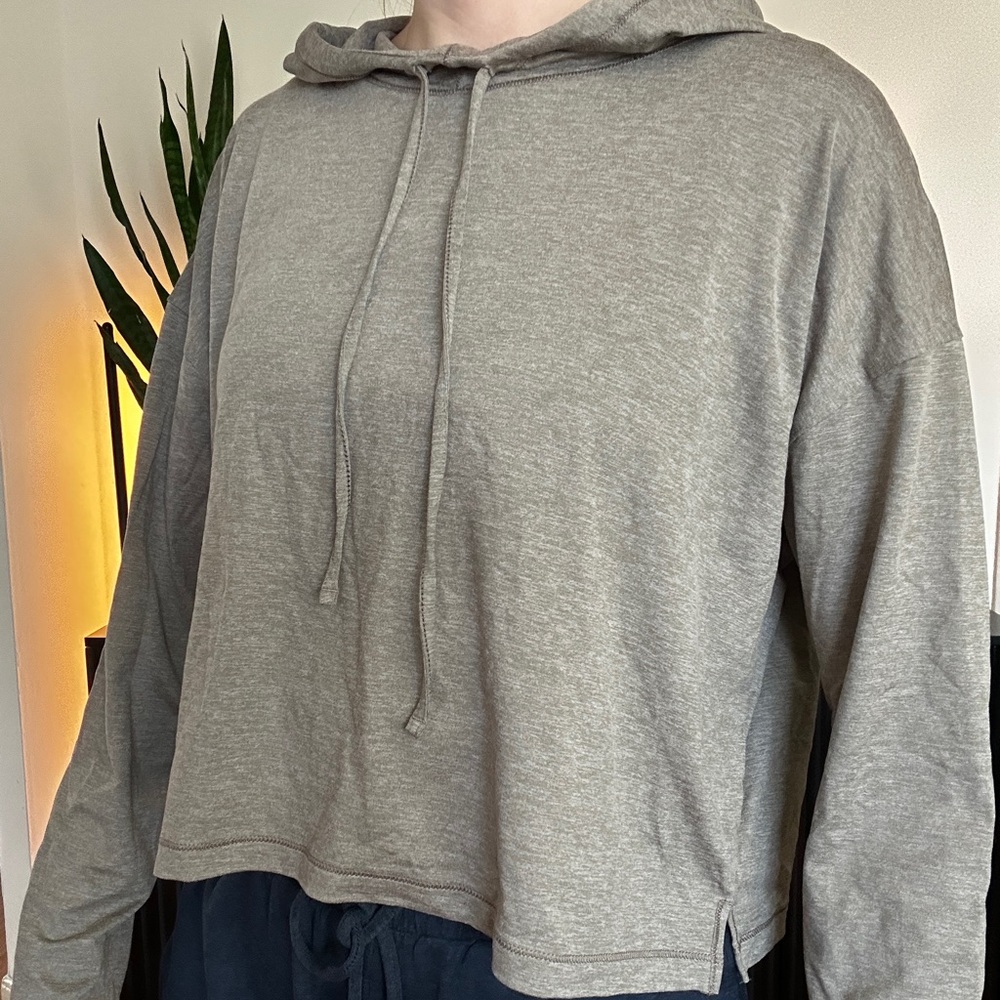 Taupe girlfriend collective Women's cropped hoodie